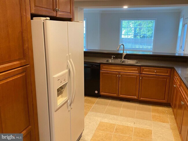 Building Photo - 1008 Merlins Ct