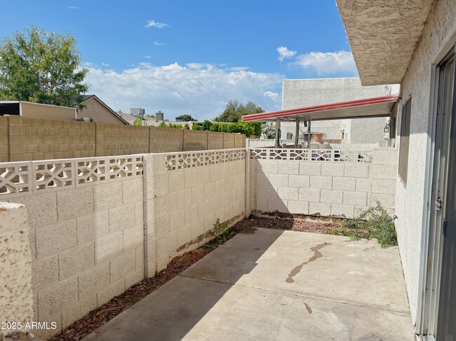 Building Photo - 16029 N 25th Dr