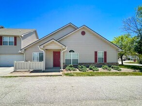 Building Photo - 4740 Kelvington Dr