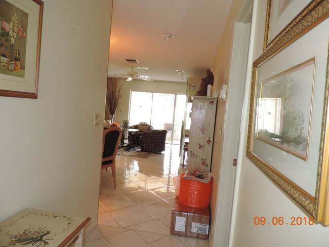 Foto del edificio - 5263  Privet Place B