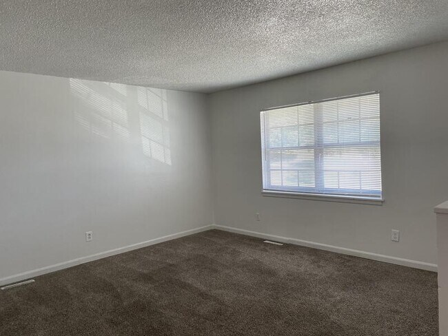 Building Photo - 1112 Olive St
