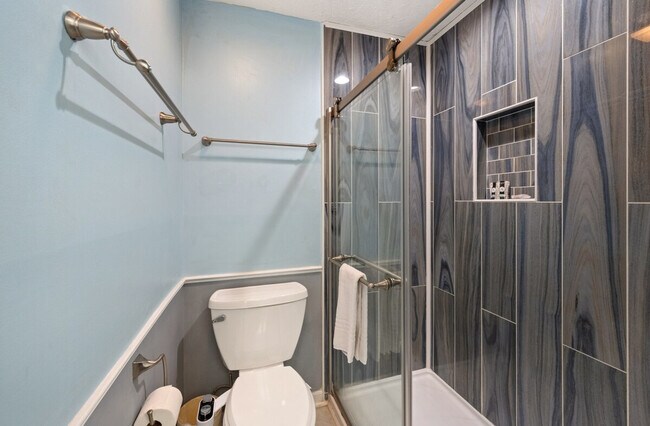 Foto del edificio - 117 Pinehurst Ln