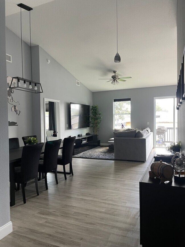 Foto del edificio - 3 Bedroom Single Family Home in Tampa