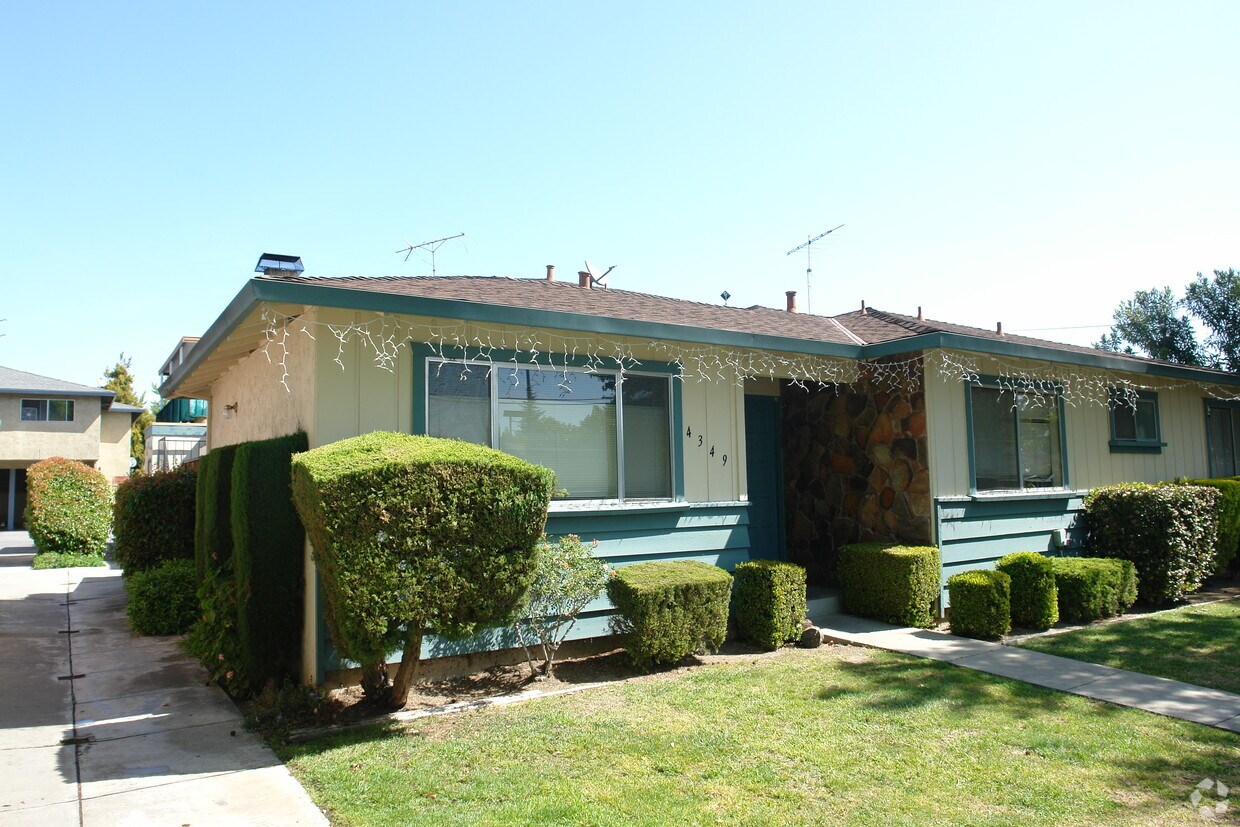Primary Photo - 4349 Blackford Ave