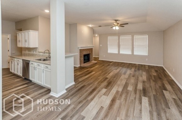 Building Photo - GET 1ST FULL  MONTH'S RENT FREE! - 105 Hac...