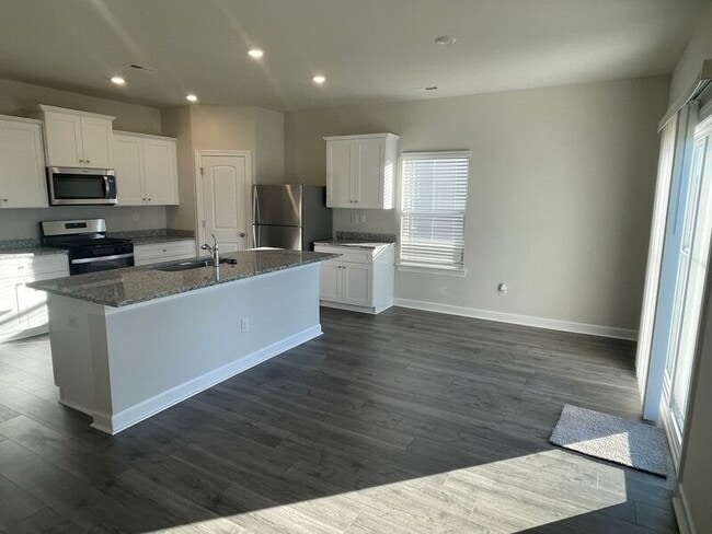 Building Photo - 2336 Valverde Wy