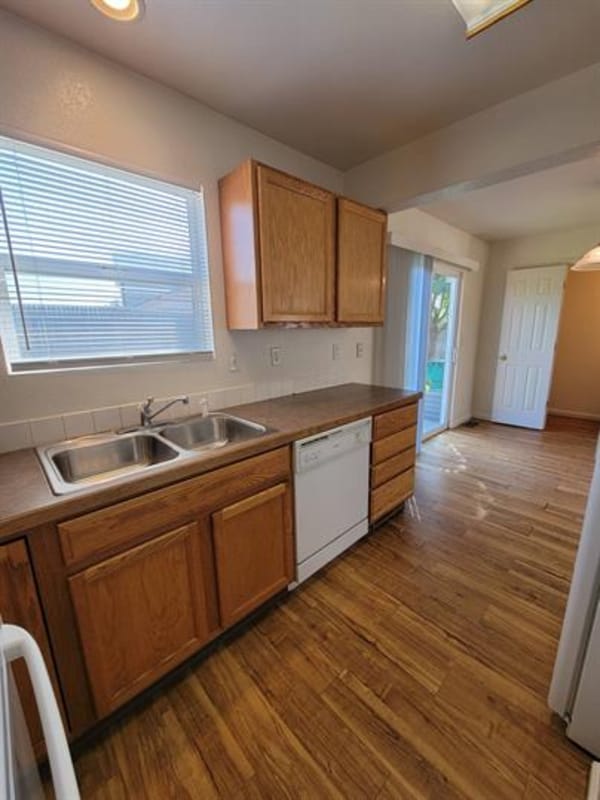Building Photo - 1737 Rowan Ln