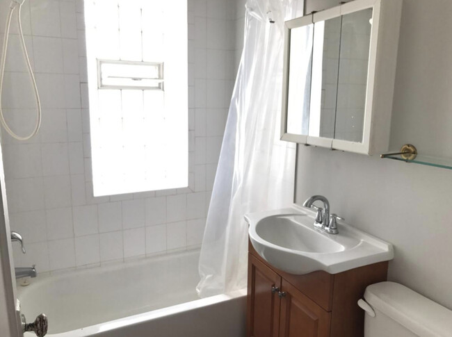 Foto del edificio - 3080 N Elston Ave