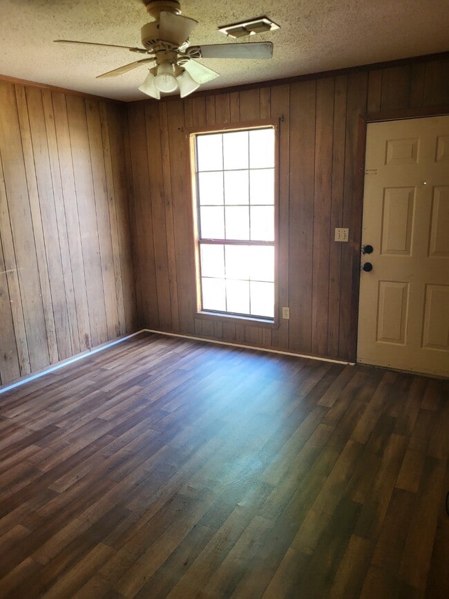 Building Photo - 103 Dorman Ave
