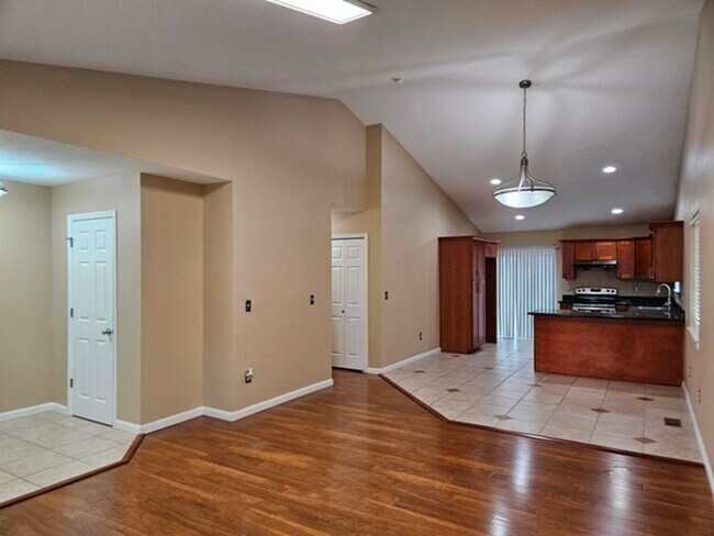Foto del edificio - 3Bd/2Ba Single Story Home - For viewing!