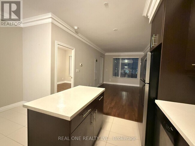 Building Photo - 325 South Park Rd