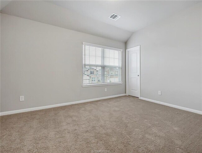 Foto del edificio - "Charming 4-Bed Retreat with Spacious Living in Bryan, TX – Your Perfect Home Awaits!"