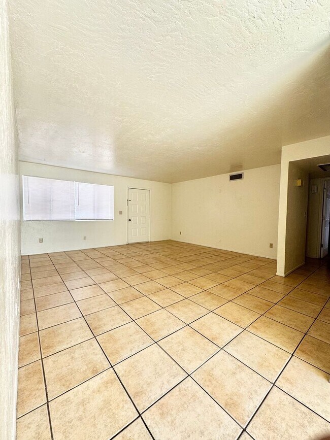 Foto del edificio - 545 S. Third Street
