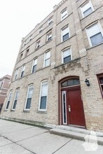 Building Photo - 2057 W Dickens Ave