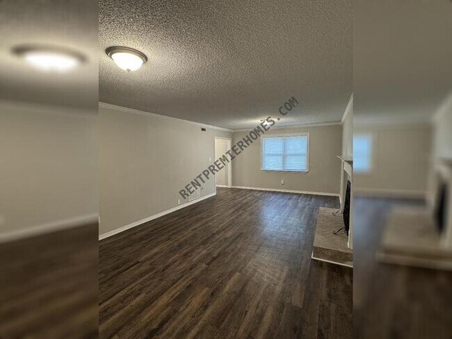 Building Photo - 2111 Pattywood Dr