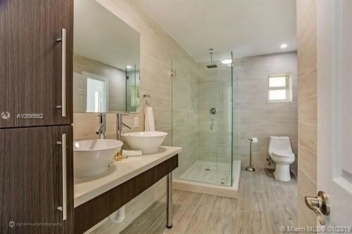 Foto del edificio - 6860 Harding Ave