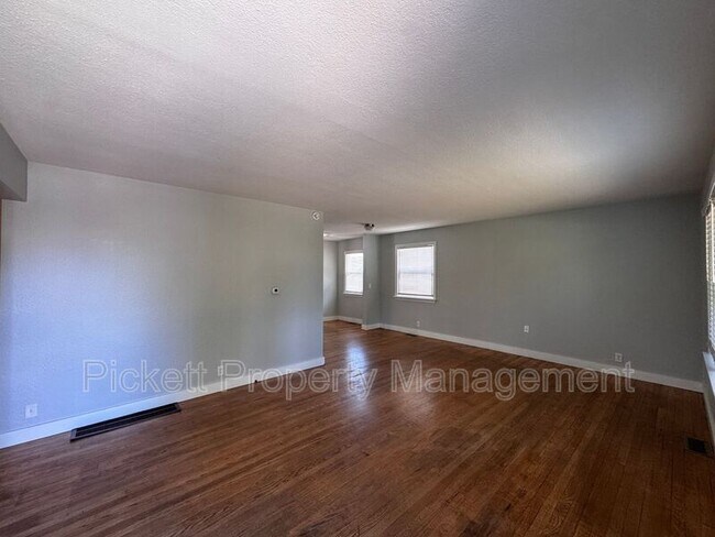 Foto del edificio - 631 Bertha Ave