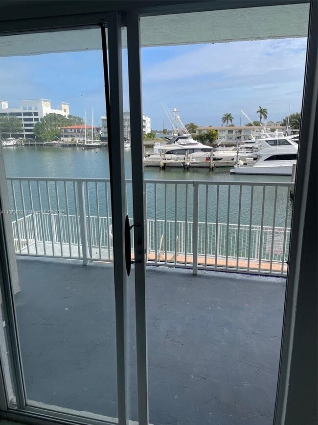 Foto del edificio - 7917 West Dr