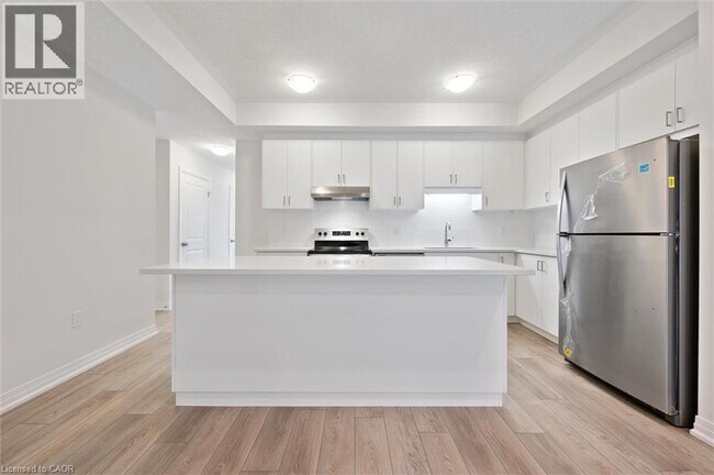 Building Photo - 7 REVERIE Wy