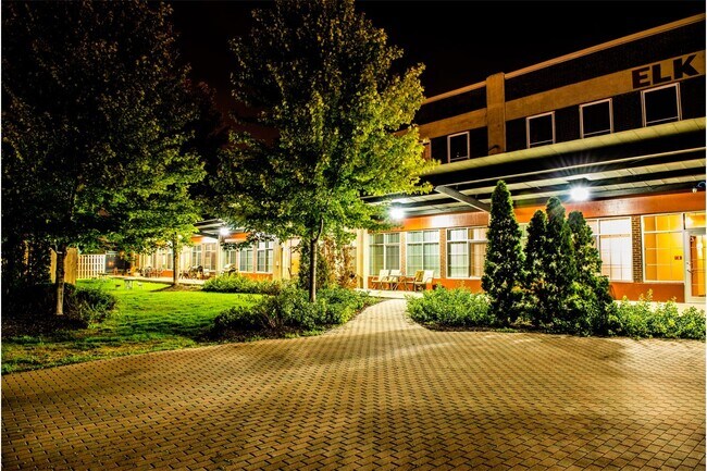 Foto del edificio - The Lofts at Elk Terminal