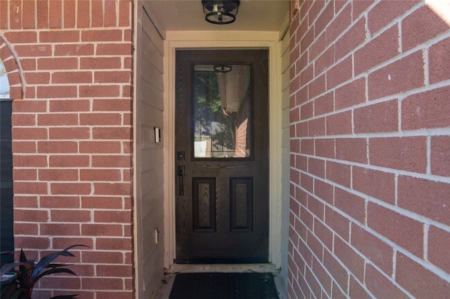 Foto del edificio - 3343 Bandell Dr