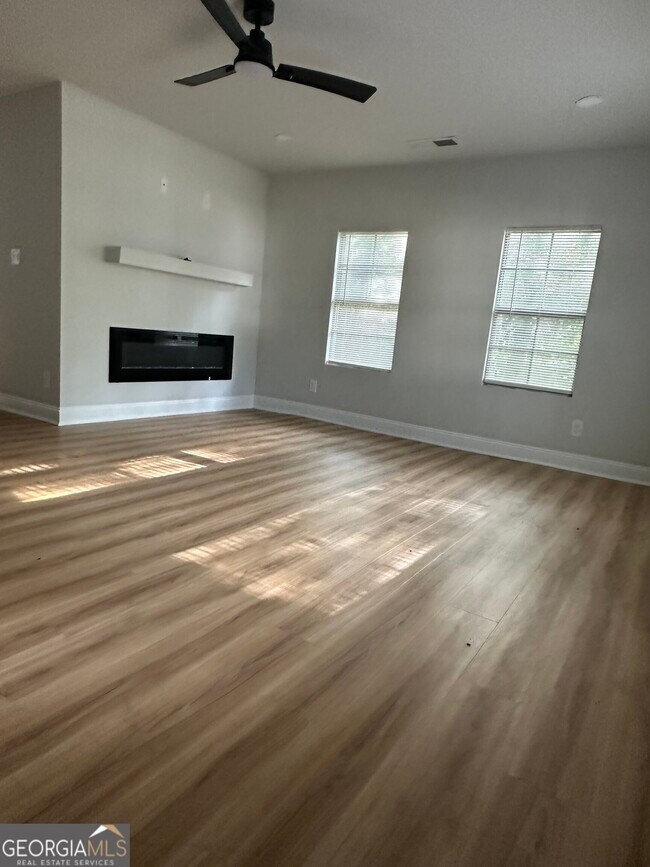 Foto del edificio - 1345 Maple St