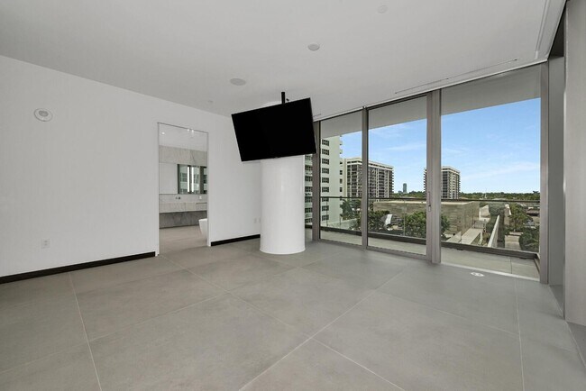 Building Photo - 2000 S Ocean Dr