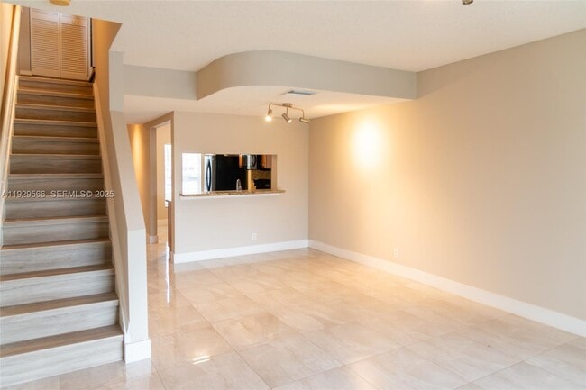 Foto del edificio - 16749 Hemingway Dr