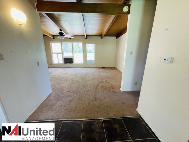 Building Photo - 2 Bedroom, 1 bathroom near Sioux City Airport