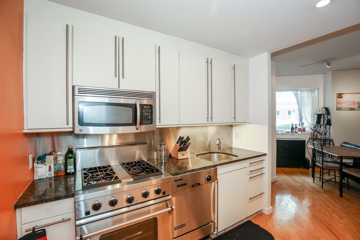 Primary Photo - 1300 13th St NW