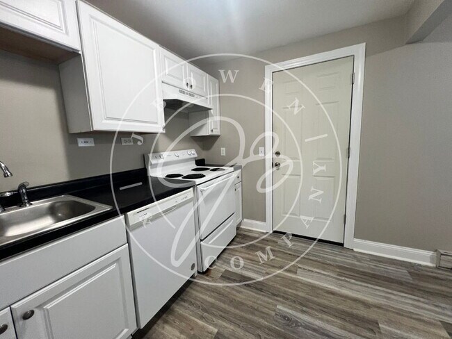 Foto del edificio - Completely updated 3 bedroom home with fin...