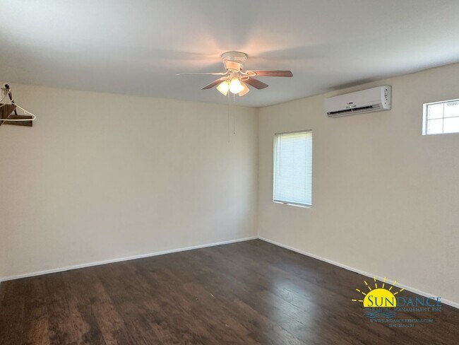 Building Photo - Quaint Mobile Home in Navarre!