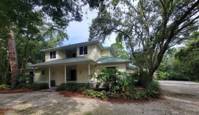 Building Photo - 1130 Anclote Rd