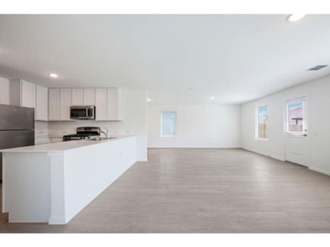 Building Photo - 10802 Soupe Cove