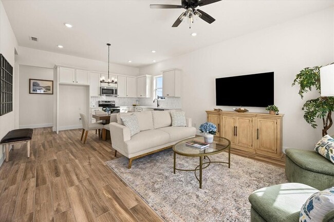 Foto del edificio - 802 S Creek St