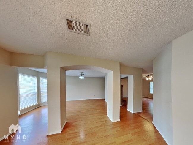Foto del edificio - 3205 Meadowview Dr