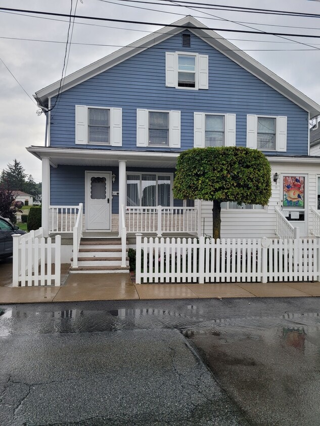 Primary Photo - 21 Cook St