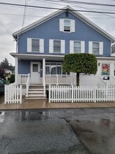 Building Photo - 21 Cook St