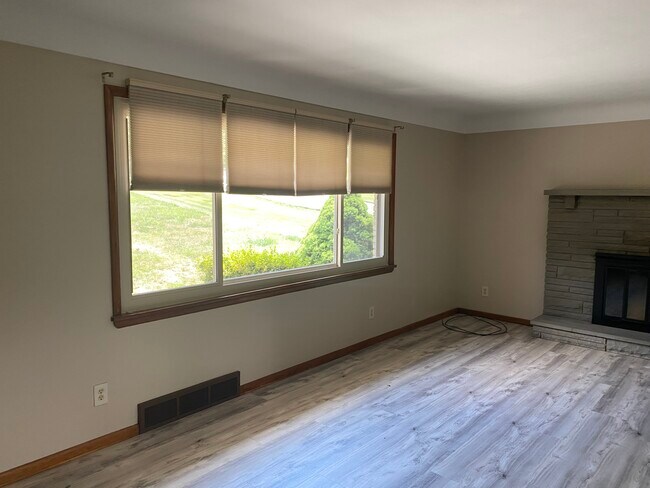 Building Photo - 3954 Catherine Dr