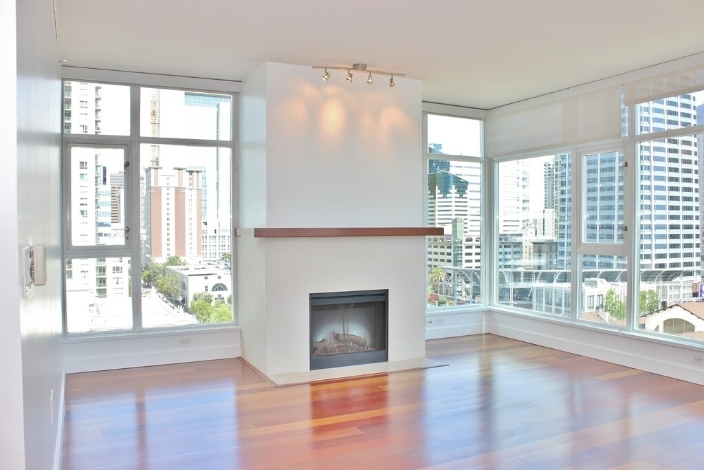 Primary Photo - Stunning 2B/2BA Condo in The Grande w/ Swe...