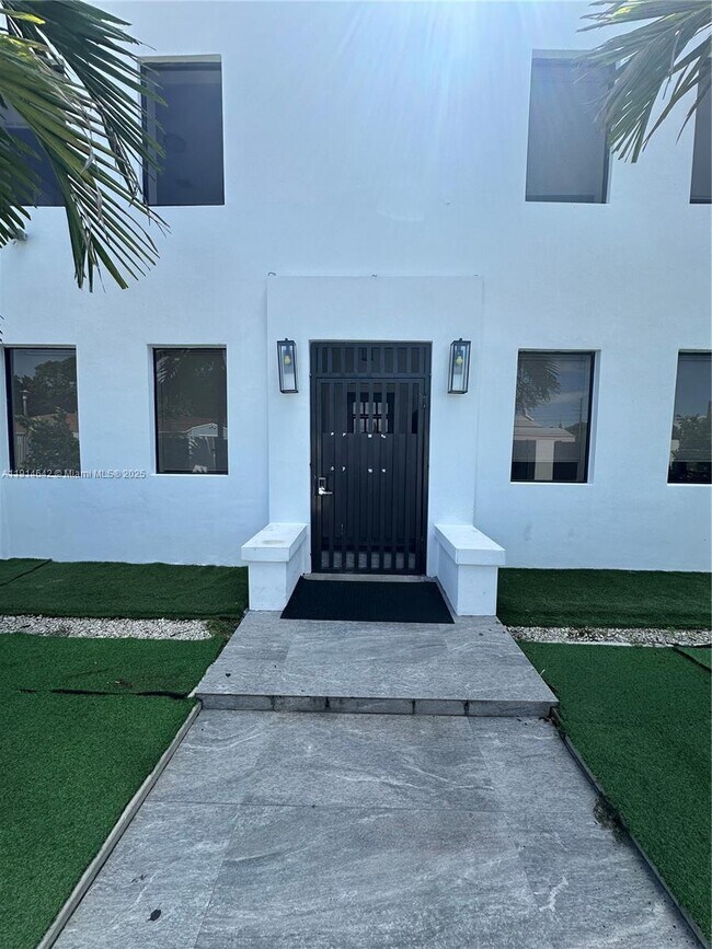 Foto del edificio - 676 NW 47th St