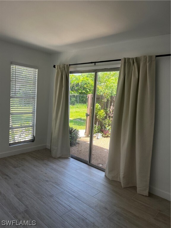 Foto del edificio - 6320 Royal Woods Dr