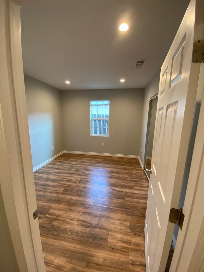 bedroom 1 - 6714 Cedros Ave