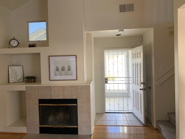 Building Photo - 9377 Laguna Pointe Way