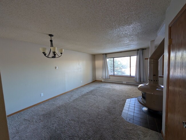 Building Photo - For Rent: Unfurnished  2 Bedroom 2 Bath Condo