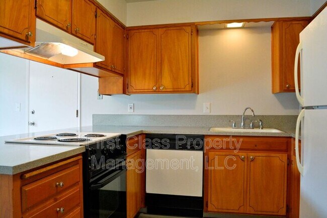 Building Photo - 4401 NE 129th Pl