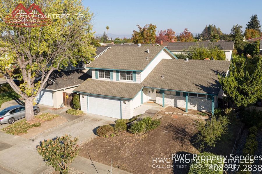 Primary Photo - 1050 Oaktree Dr