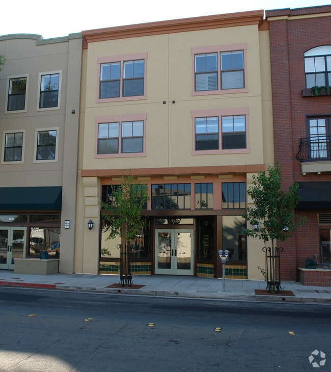 Building Photo - 110 5th St