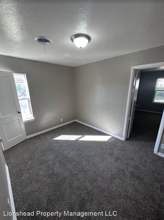 Foto del edificio - 4 br, 1.5 bath House - 416 E. Jarman Dr.