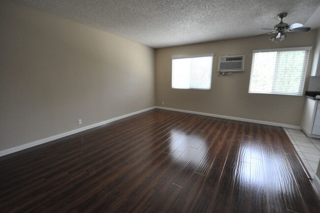 Foto del edificio - 7101 Haskell Ave